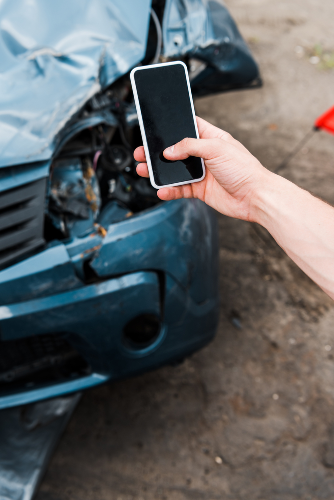 Read more about the article What To Do When You’re in A Car Accident